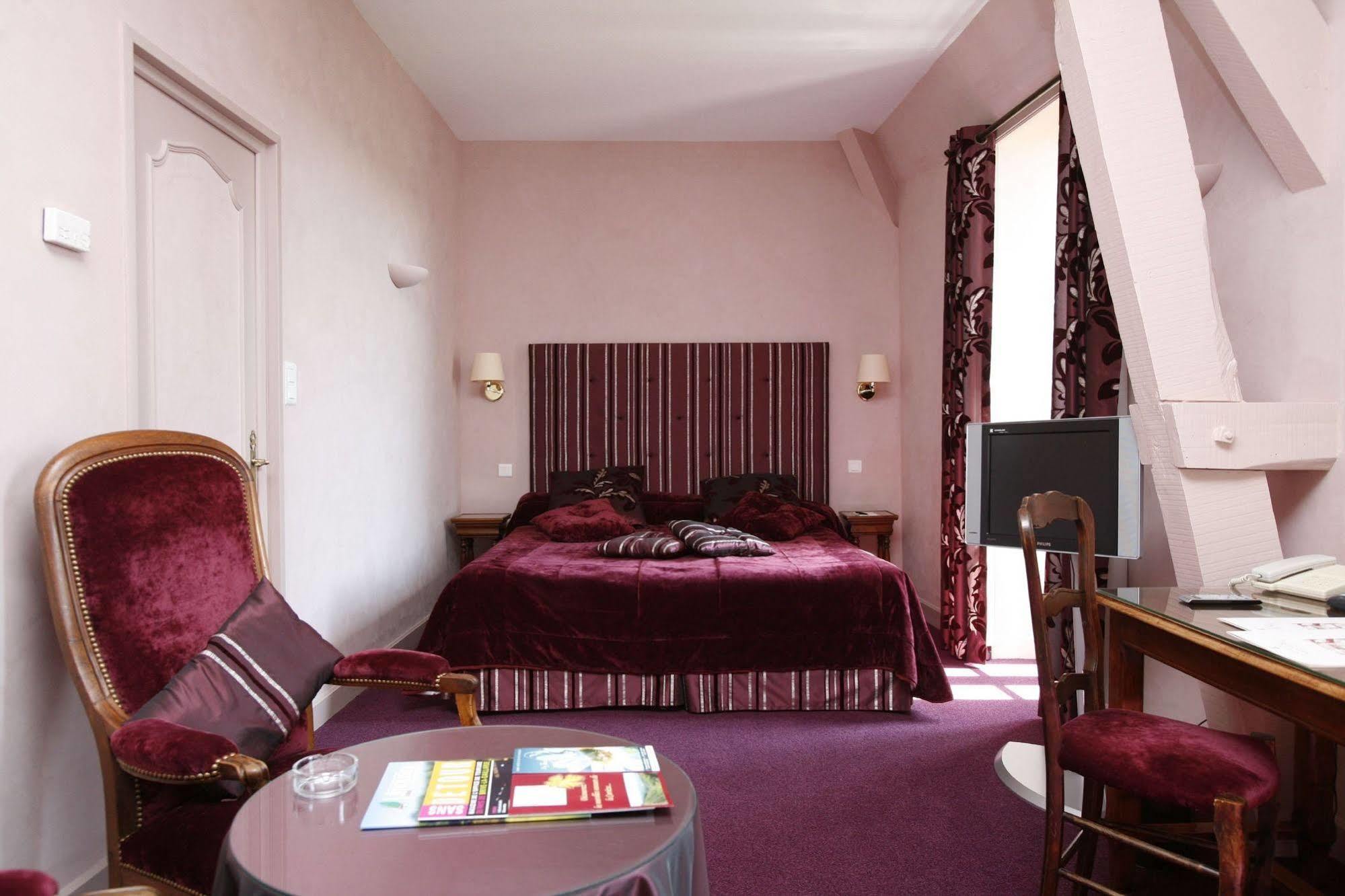 Hotel Chateau De Castel Novel - Les Collectionneurs Varetz ภายนอก รูปภาพ