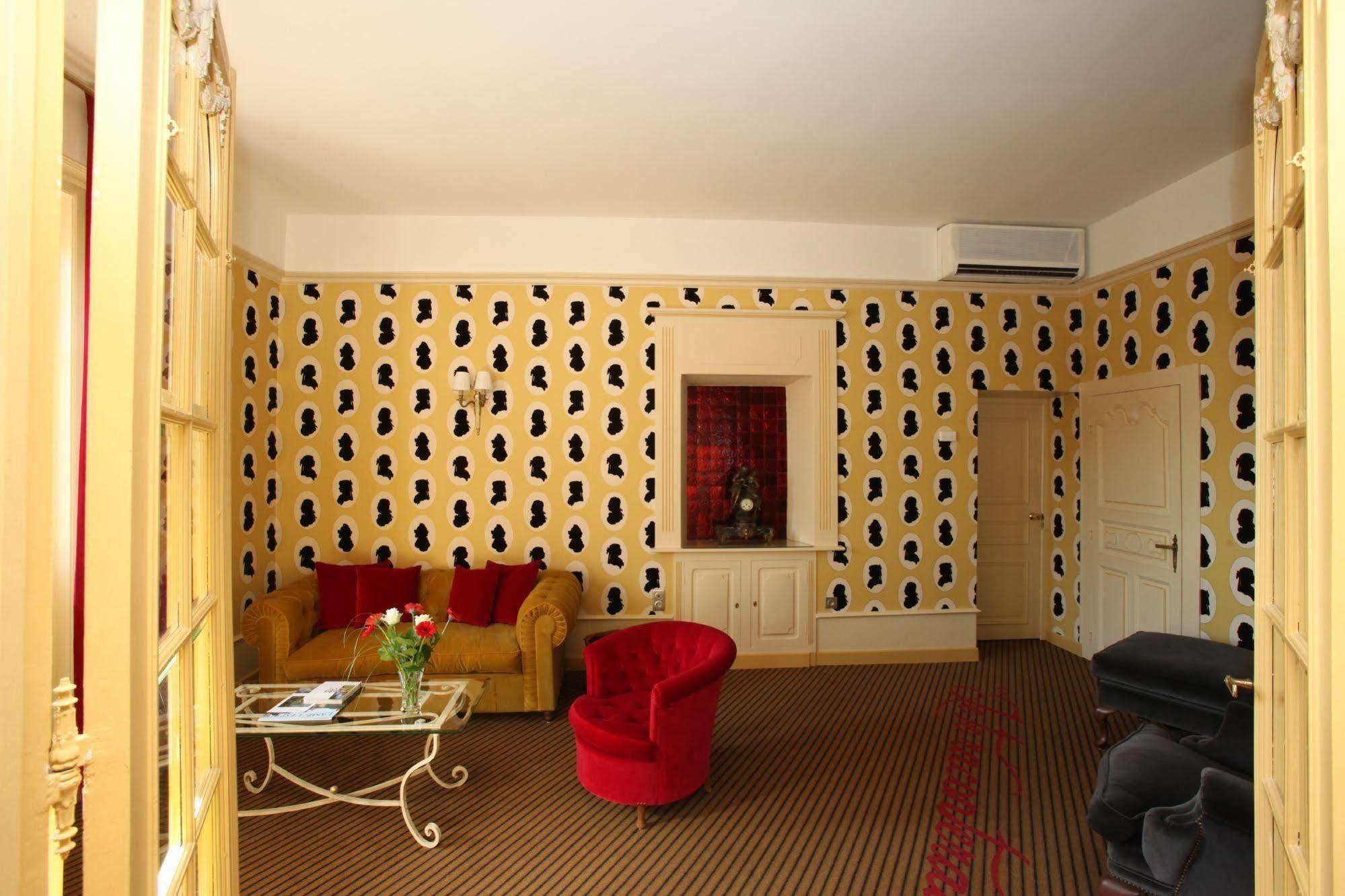 Hotel Chateau De Castel Novel - Les Collectionneurs Varetz ภายนอก รูปภาพ