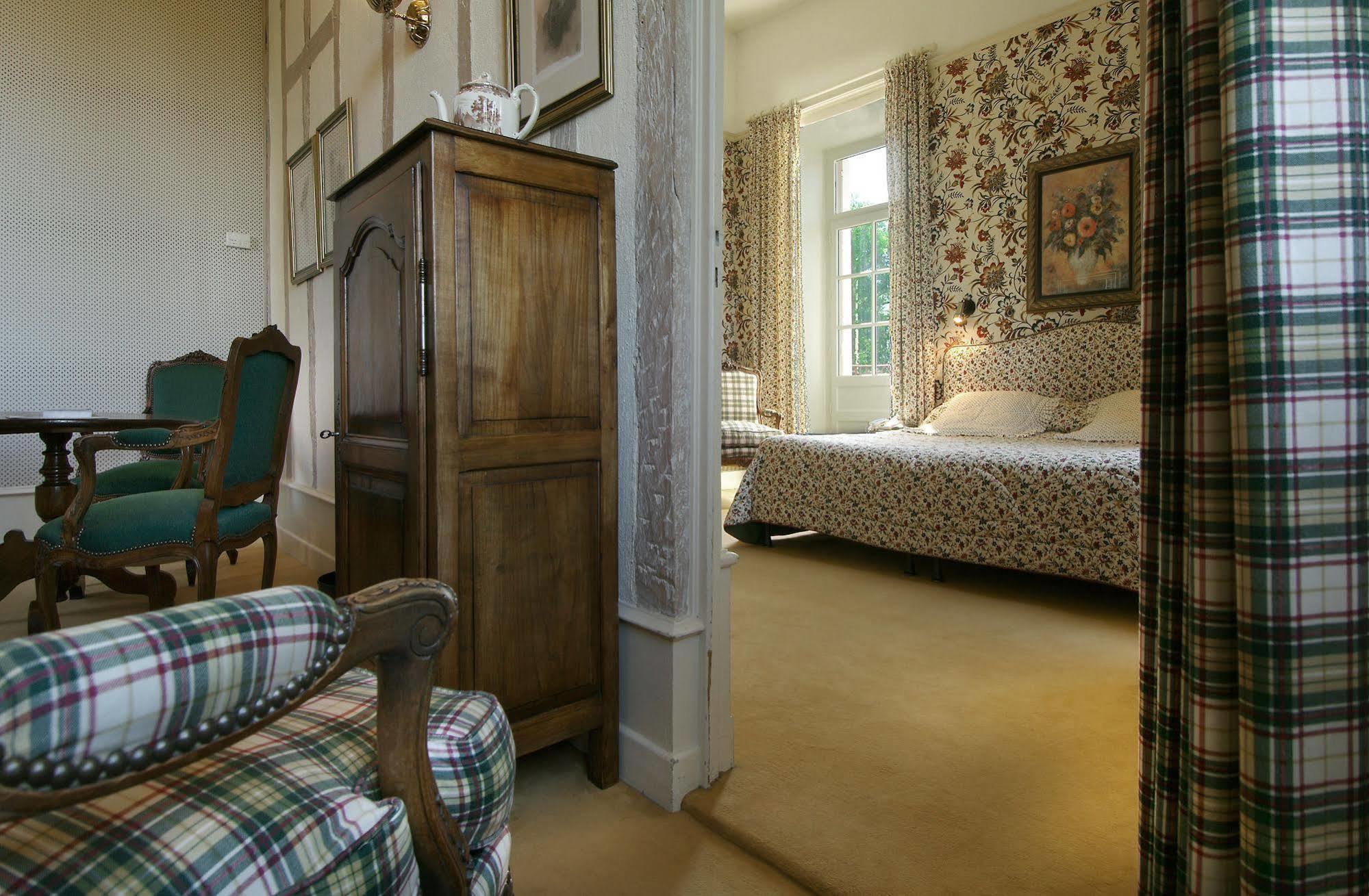 Hotel Chateau De Castel Novel - Les Collectionneurs Varetz ภายนอก รูปภาพ